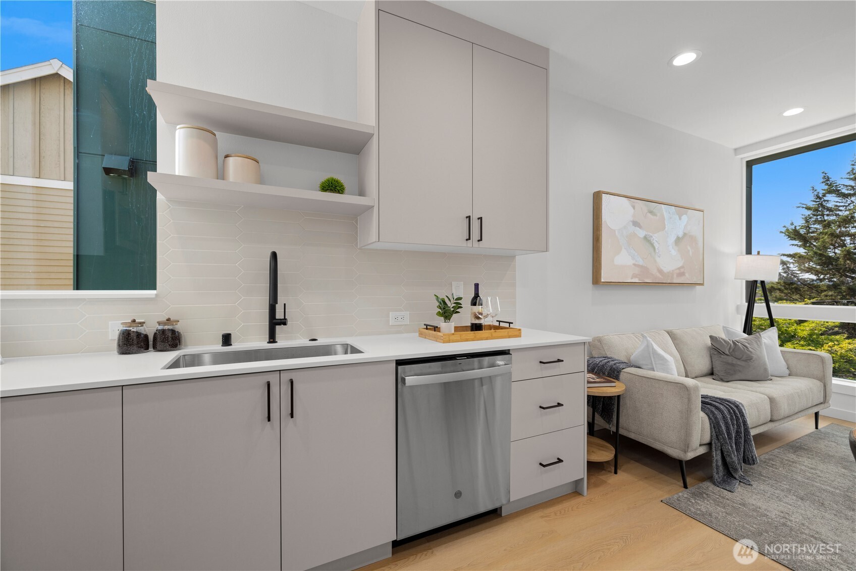 3850 Carr Place N, Seattle, WA 98103