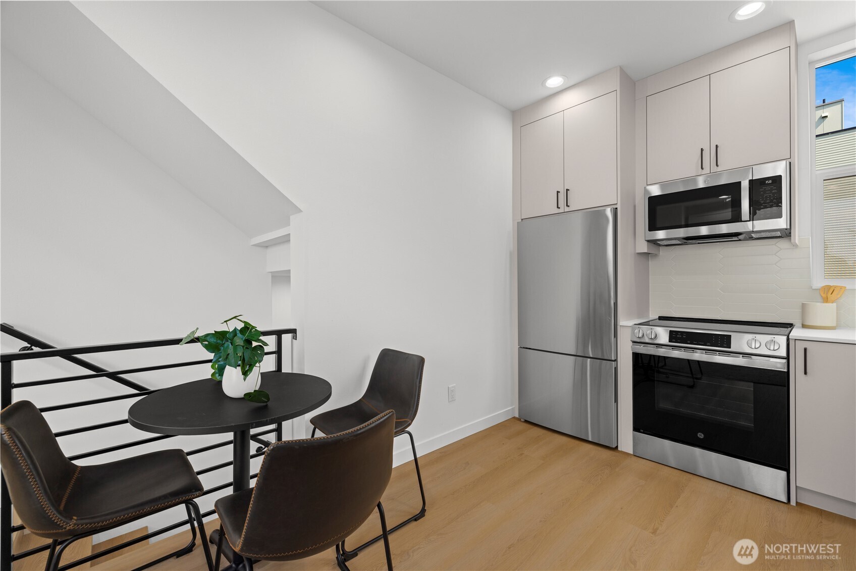 3850 Carr Place N, Seattle, WA 98103