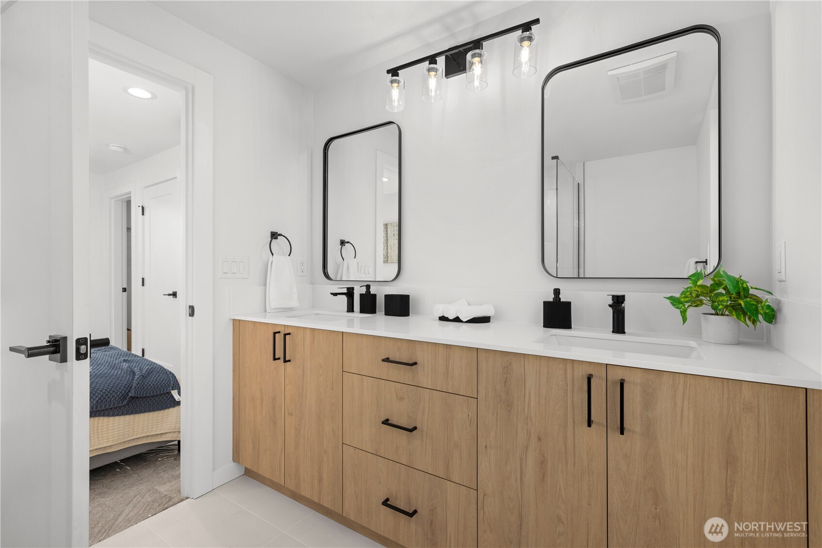 3850 Carr Place N, Seattle, WA 98103