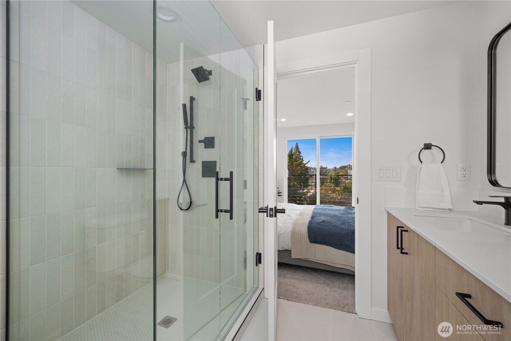 3850 Carr Place N, Seattle, WA 98103