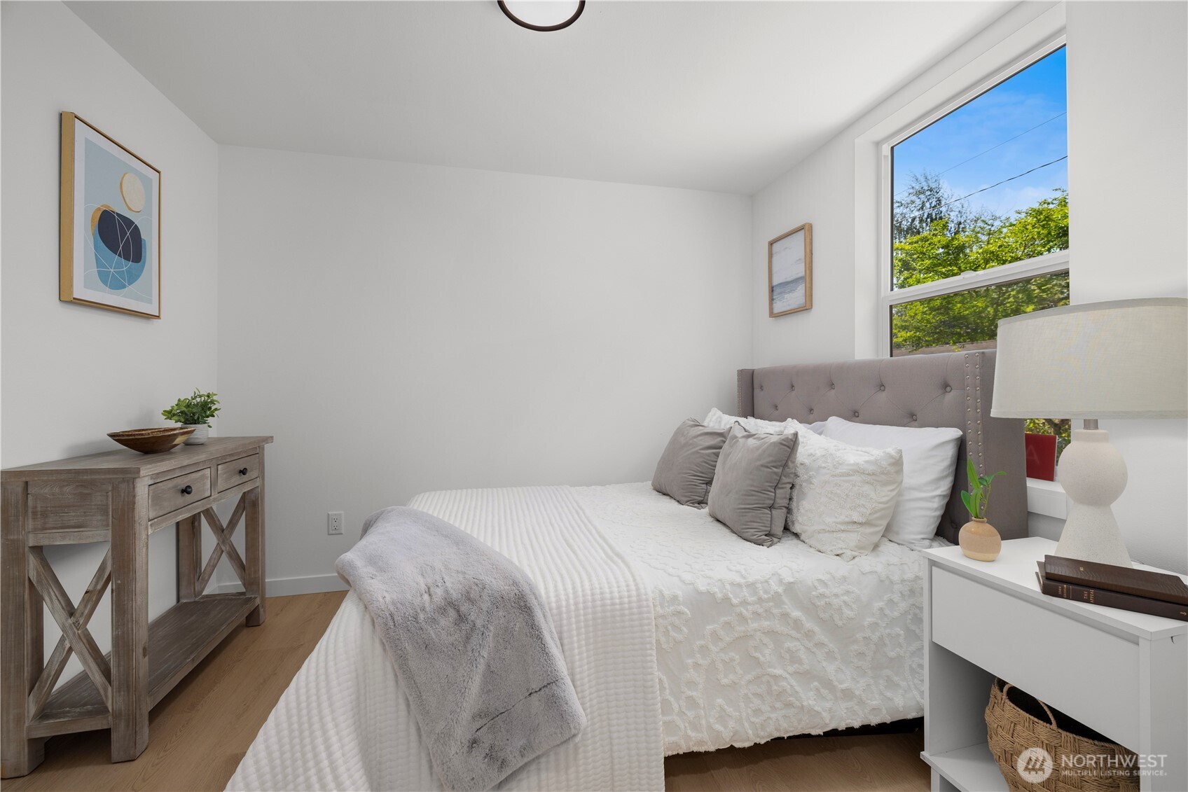 3850 Carr Place N, Seattle, WA 98103