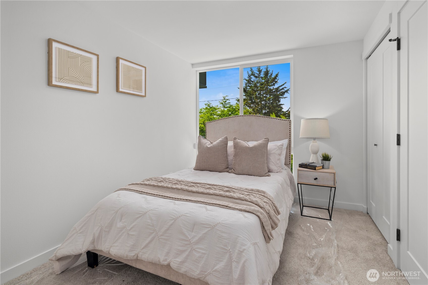 3850 Carr Place N, Seattle, WA 98103