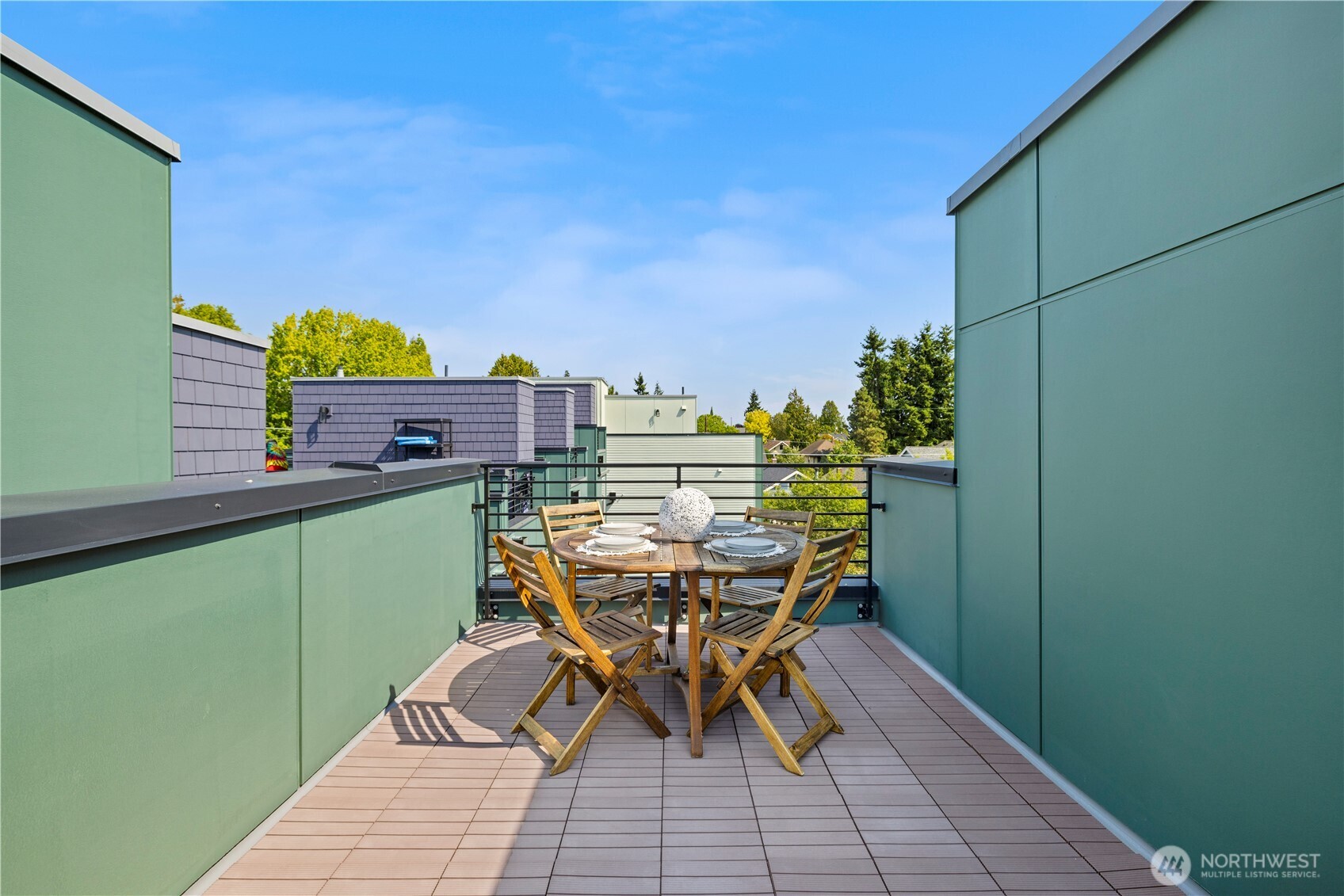 3850 Carr Place N, Seattle, WA 98103