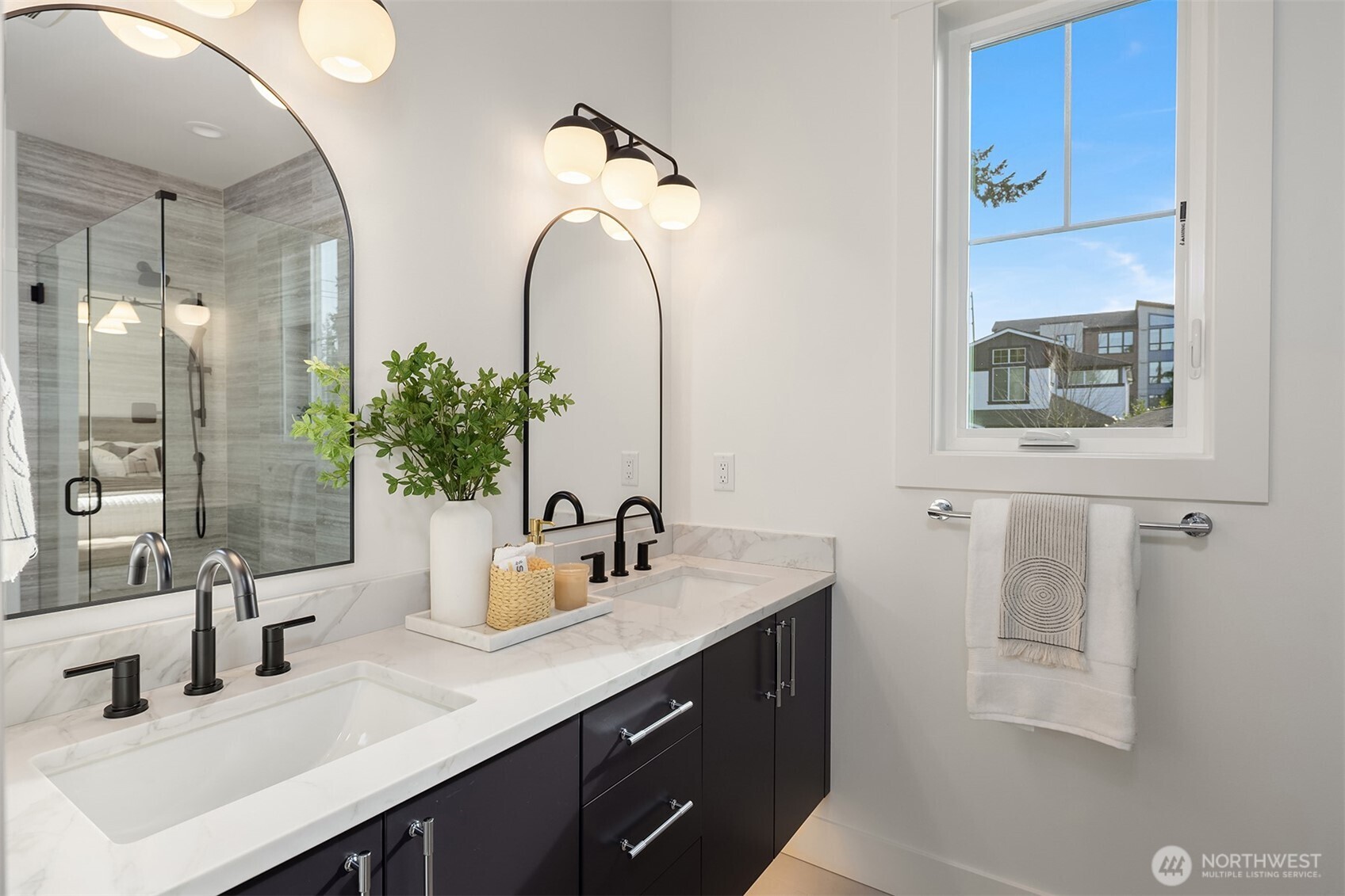 13127 NE 87th Lane , Kirkland, WA 98033