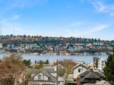 2337 10th Avenue E #D, Seattle, WA 98102 - Photo 16