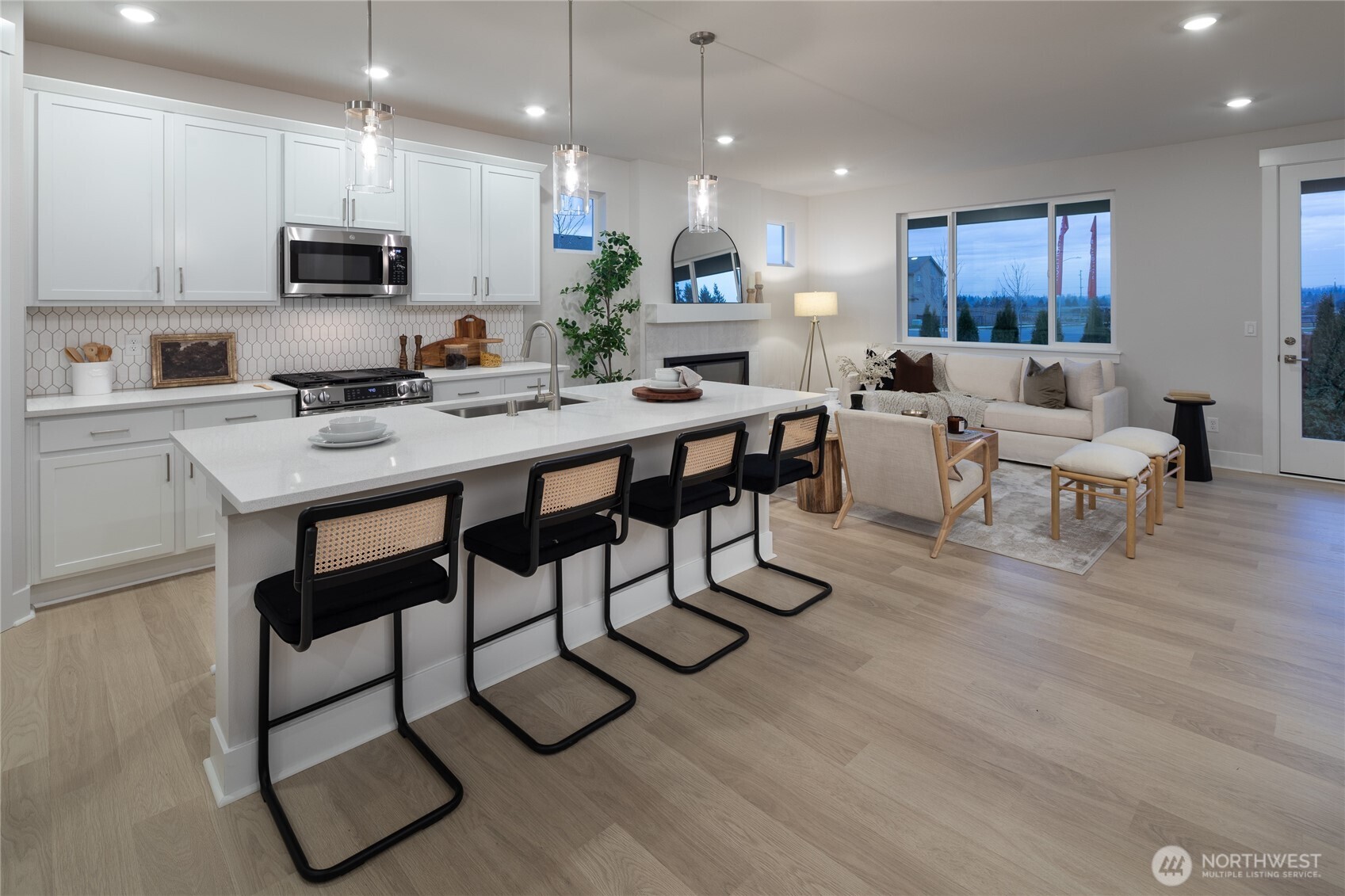 721 Weaver Drive E, Enumclaw, WA 98022