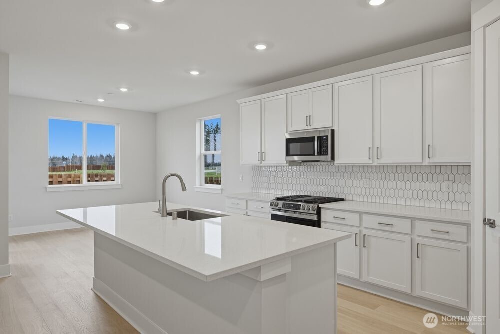 797 Weaver Drive E, Enumclaw, WA 98022