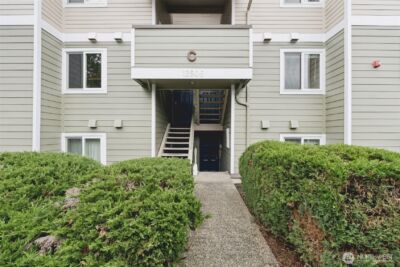 12506 NE 142nd Lane #C204, Kirkland, WA 98034 - Photo 2