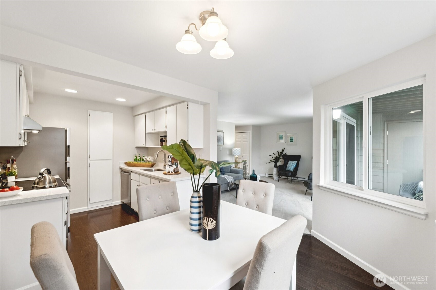 12506 NE 142nd Lane #C204, Kirkland, WA 98034