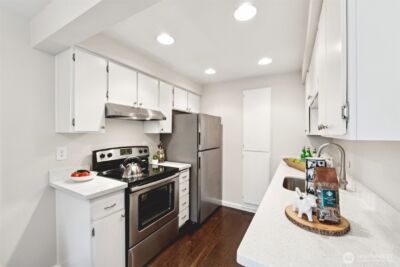 12506 NE 142nd Lane #C204, Kirkland, WA 98034 - Photo 8