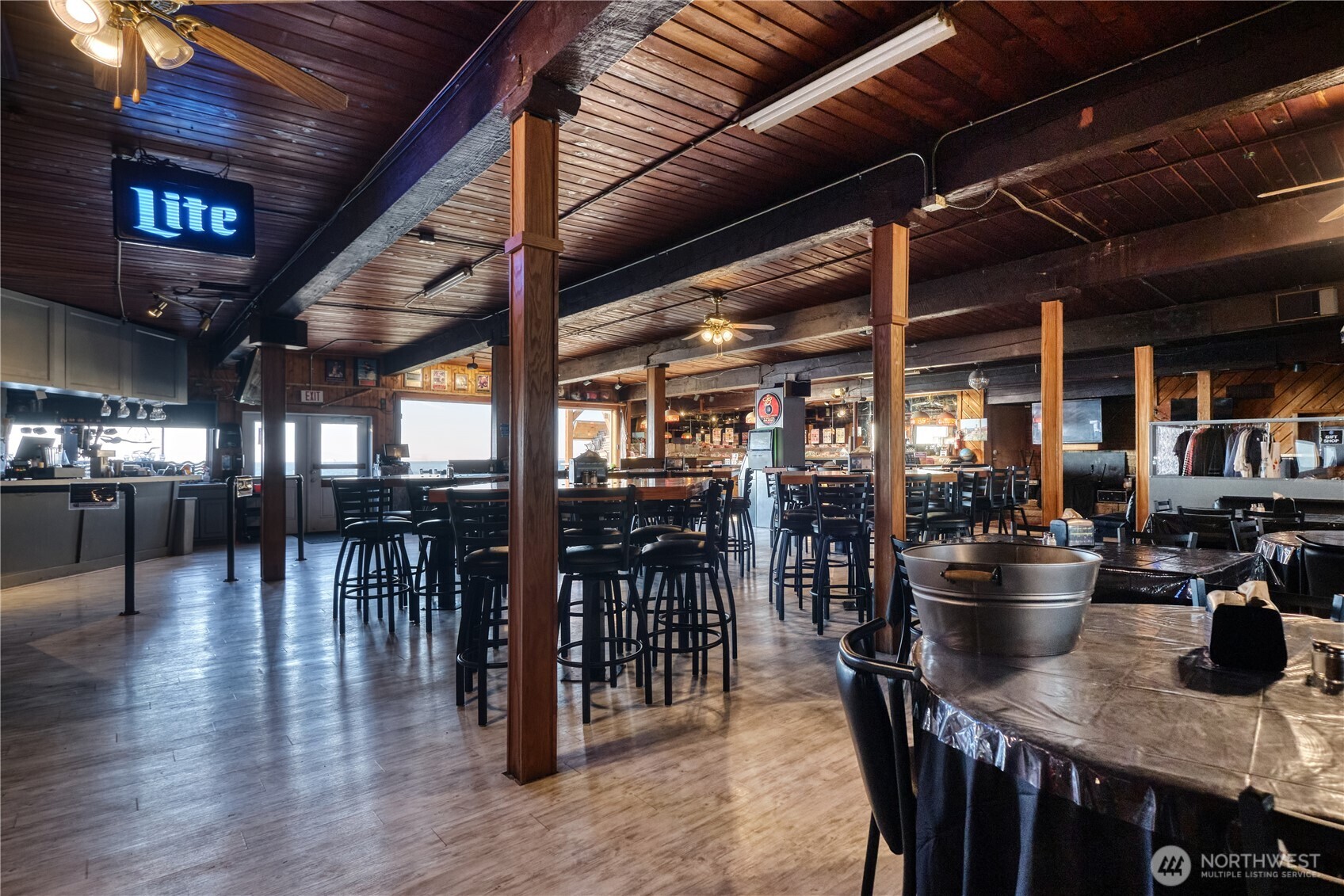 1334 Gulf Road , Point Roberts, WA 98281