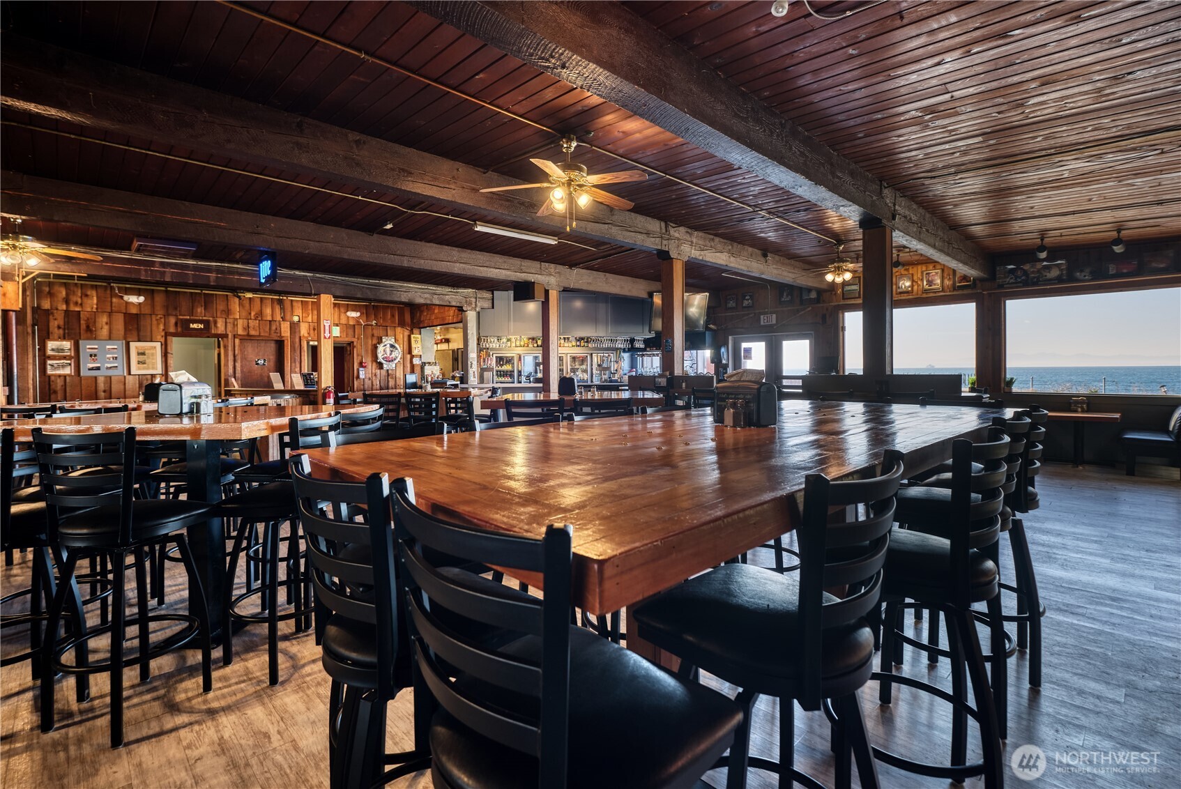 1334 Gulf Road , Point Roberts, WA 98281