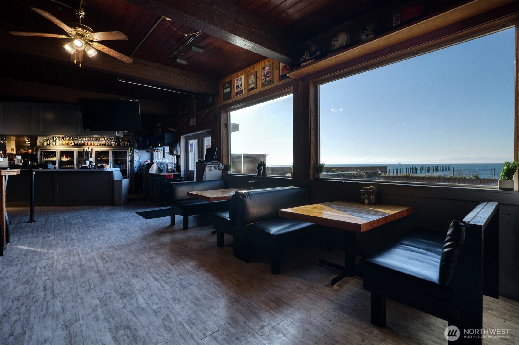 1334 Gulf Road , Point Roberts, WA 98281