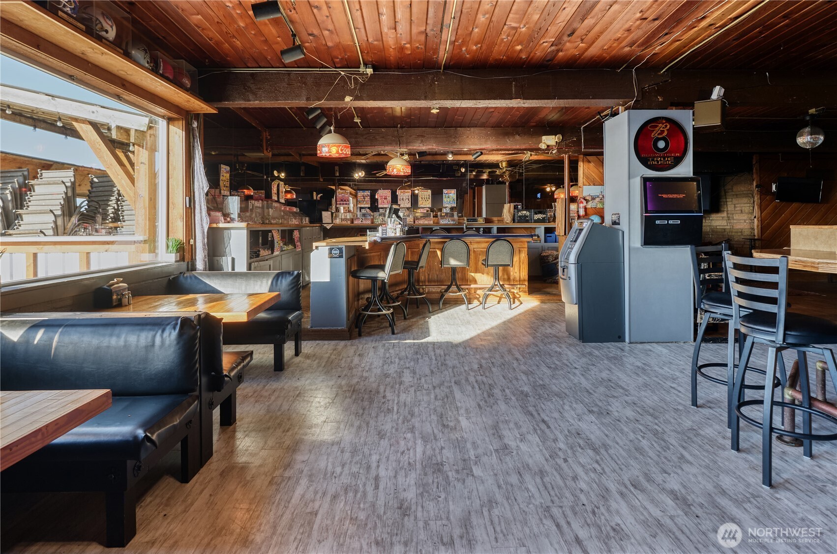 1334 Gulf Road , Point Roberts, WA 98281