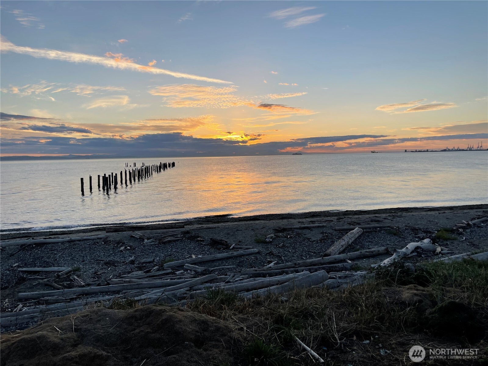 1334 Gulf Road , Point Roberts, WA 98281