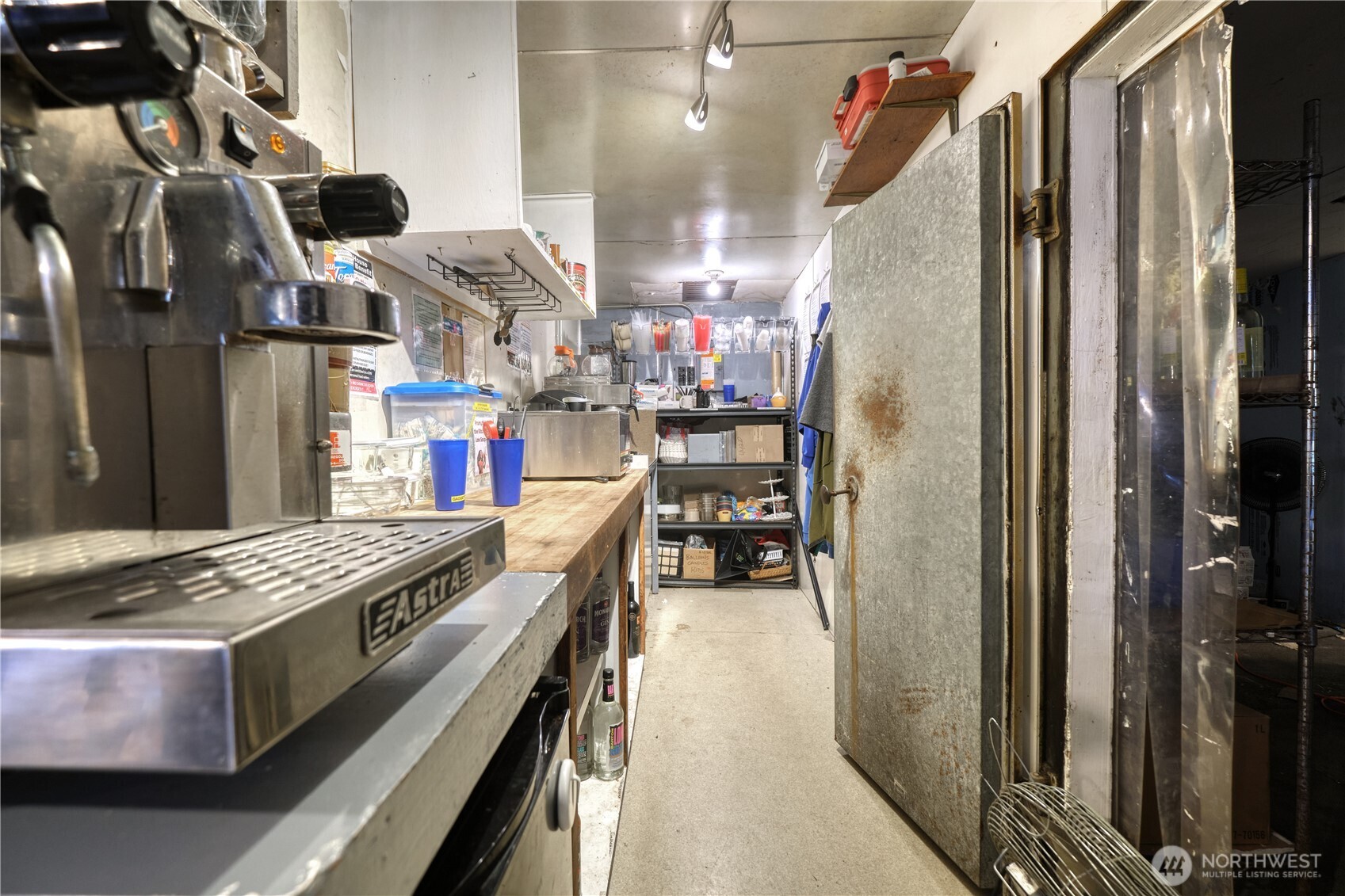 1334 Gulf Road , Point Roberts, WA 98281