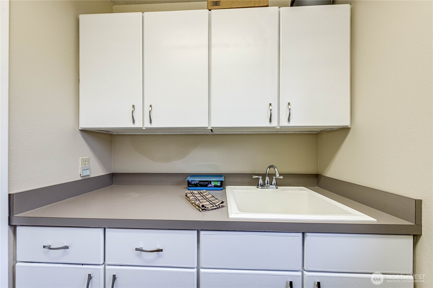 1922 W 7th Street , Port Angeles, WA 98363