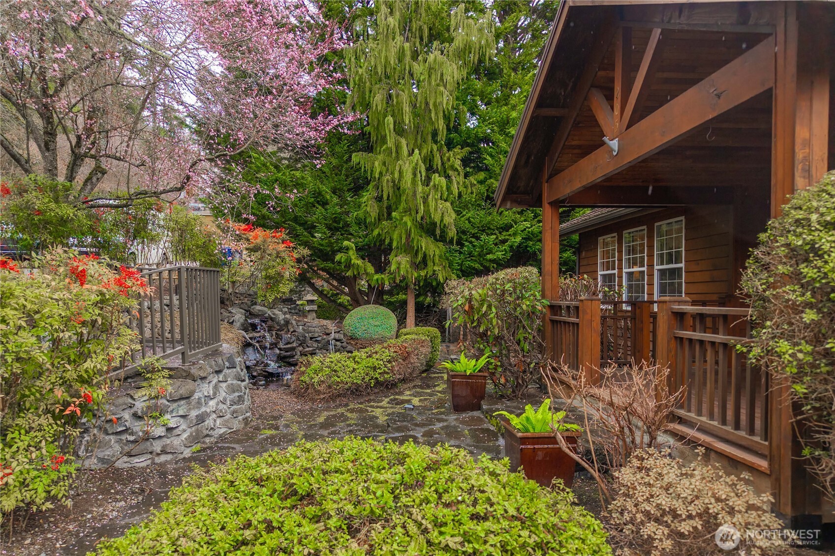 205 Conant Drive N, Eatonville, WA 98328-8046