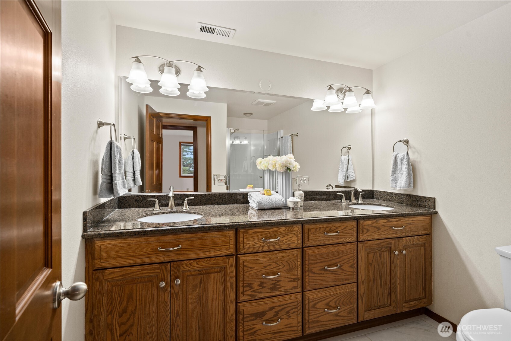 205 Conant Drive N, Eatonville, WA 98328-8046