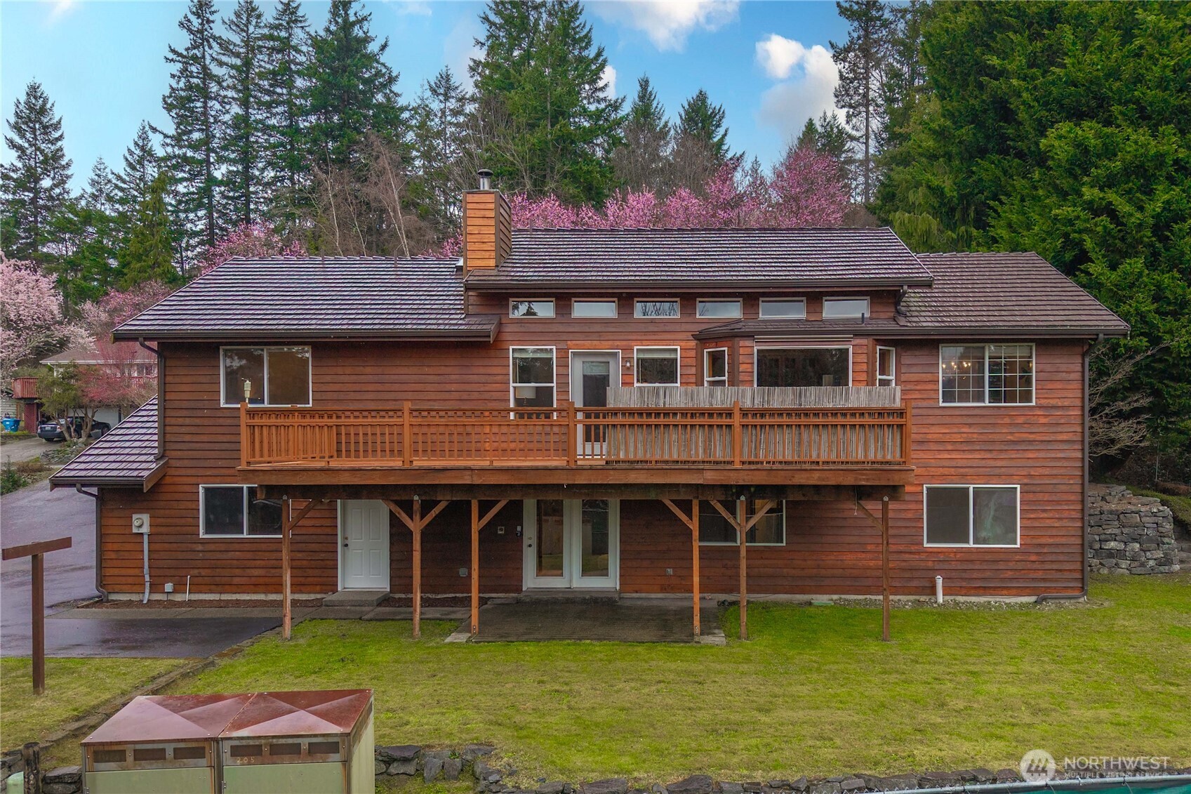 205 Conant Drive N, Eatonville, WA 98328-8046