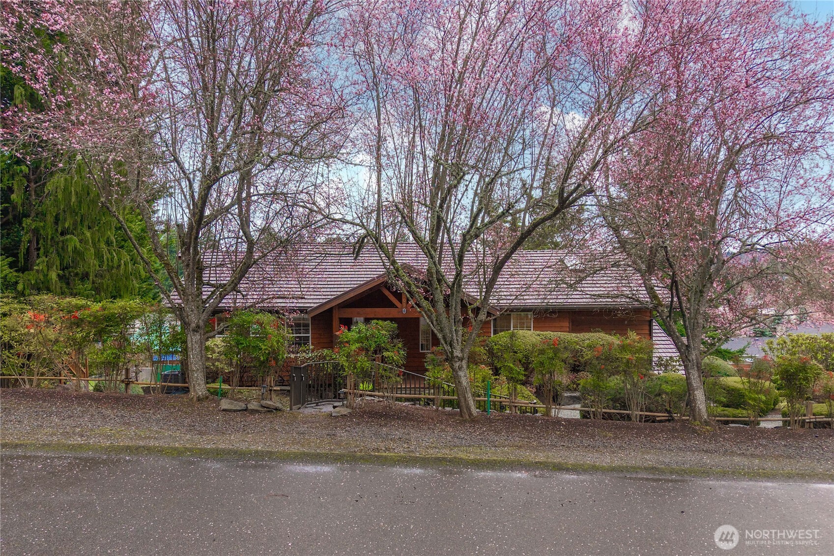 205 Conant Drive N, Eatonville, WA 98328-8046