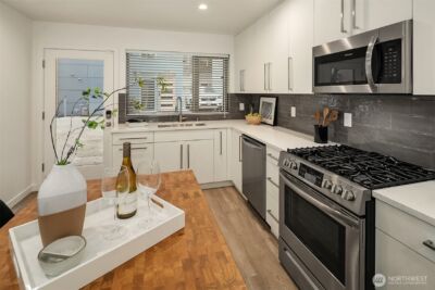 4308 26th Avenue SW #F, Seattle, WA 98106-1560 - Photo 10