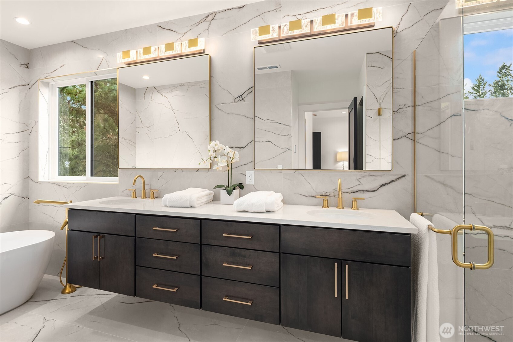 12226 NE 70th Street , Kirkland, WA 98033