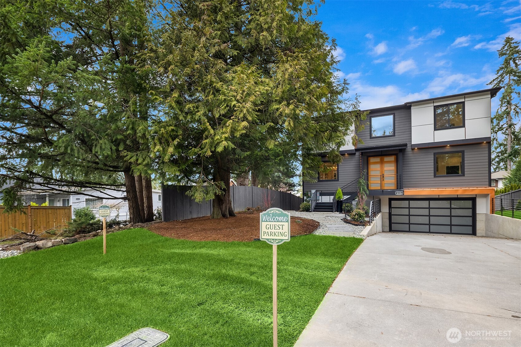 12226 NE 70th Street , Kirkland, WA 98033