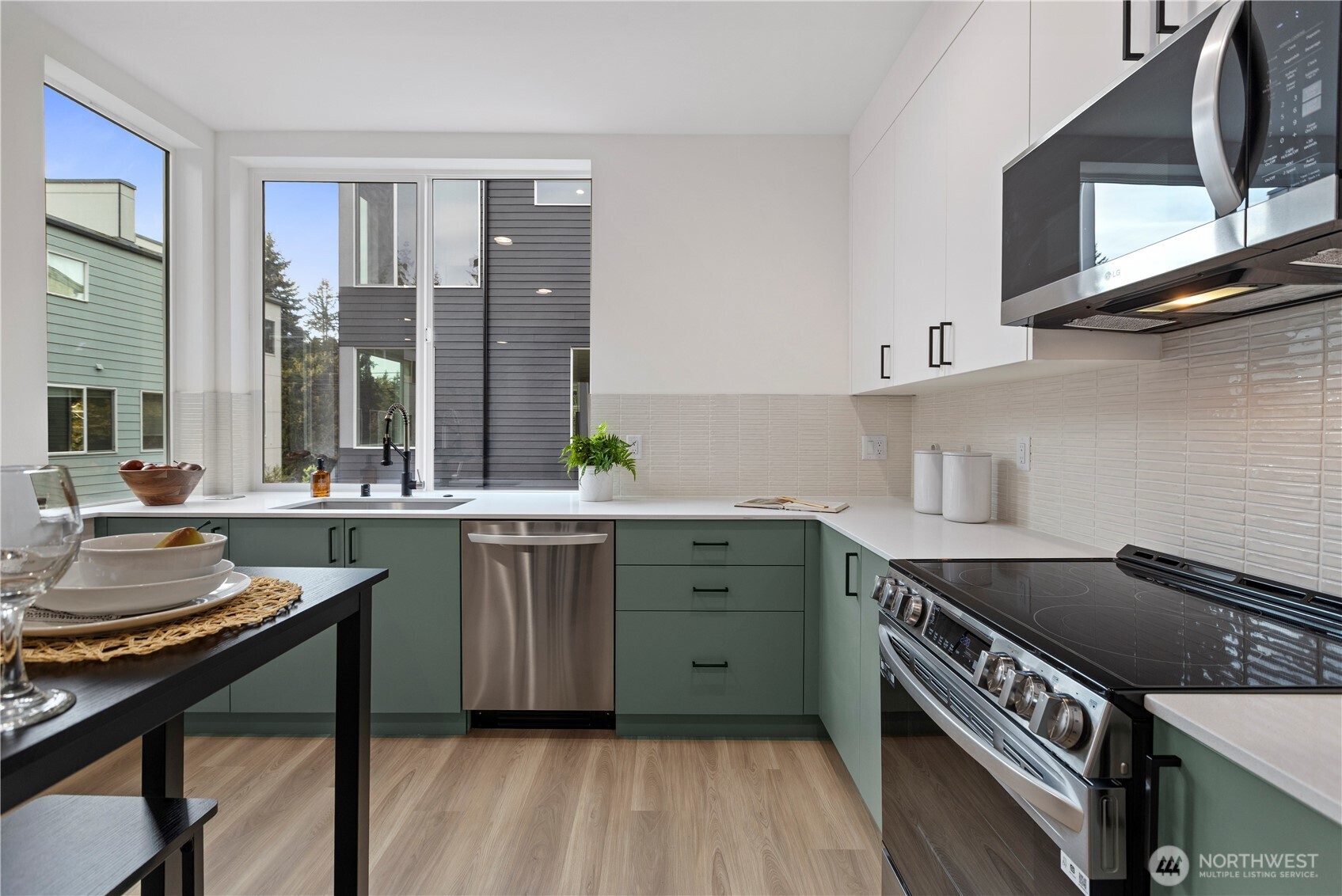 1913 A N 120th Street , Seattle, WA 98133