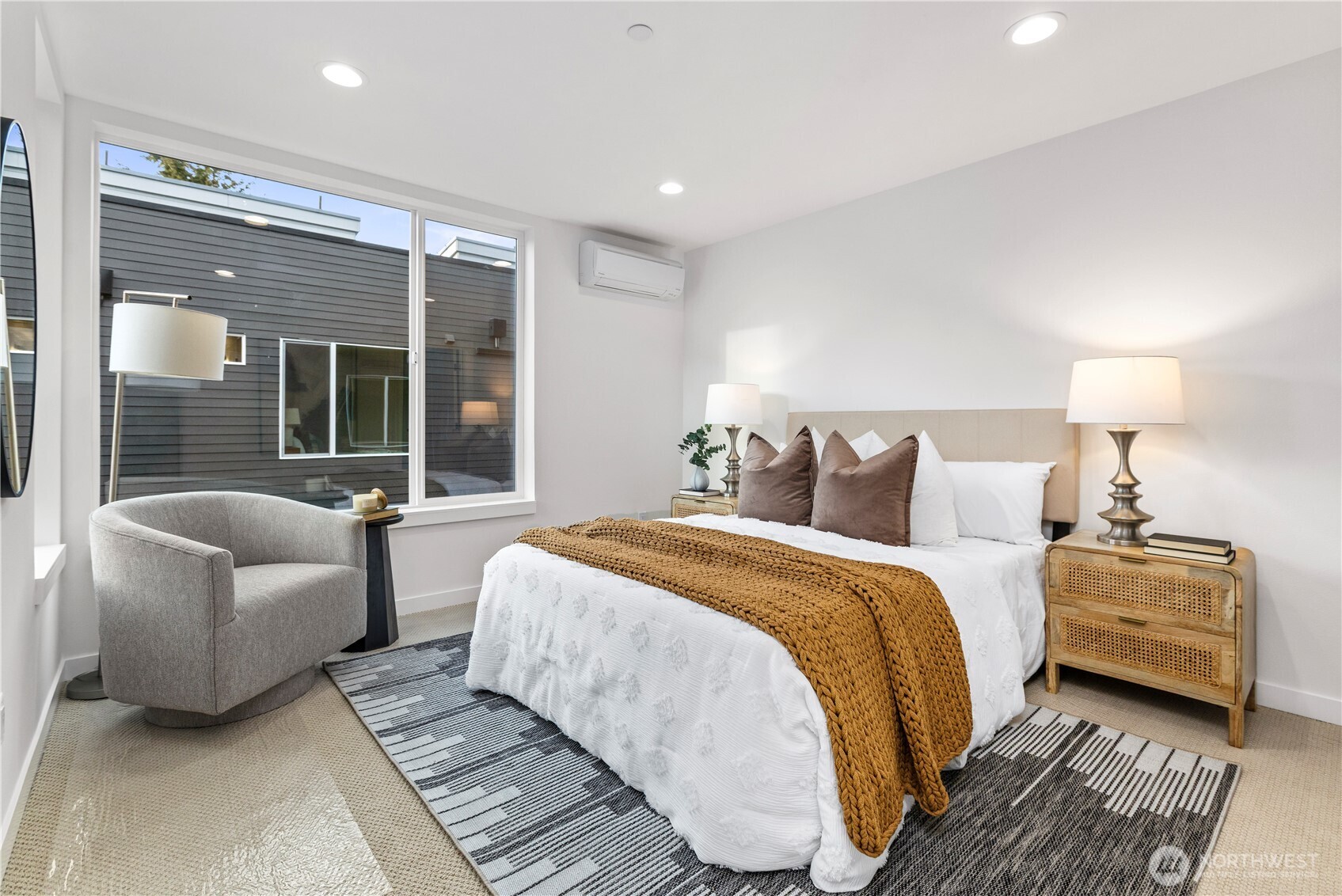 1913 A N 120th Street , Seattle, WA 98133