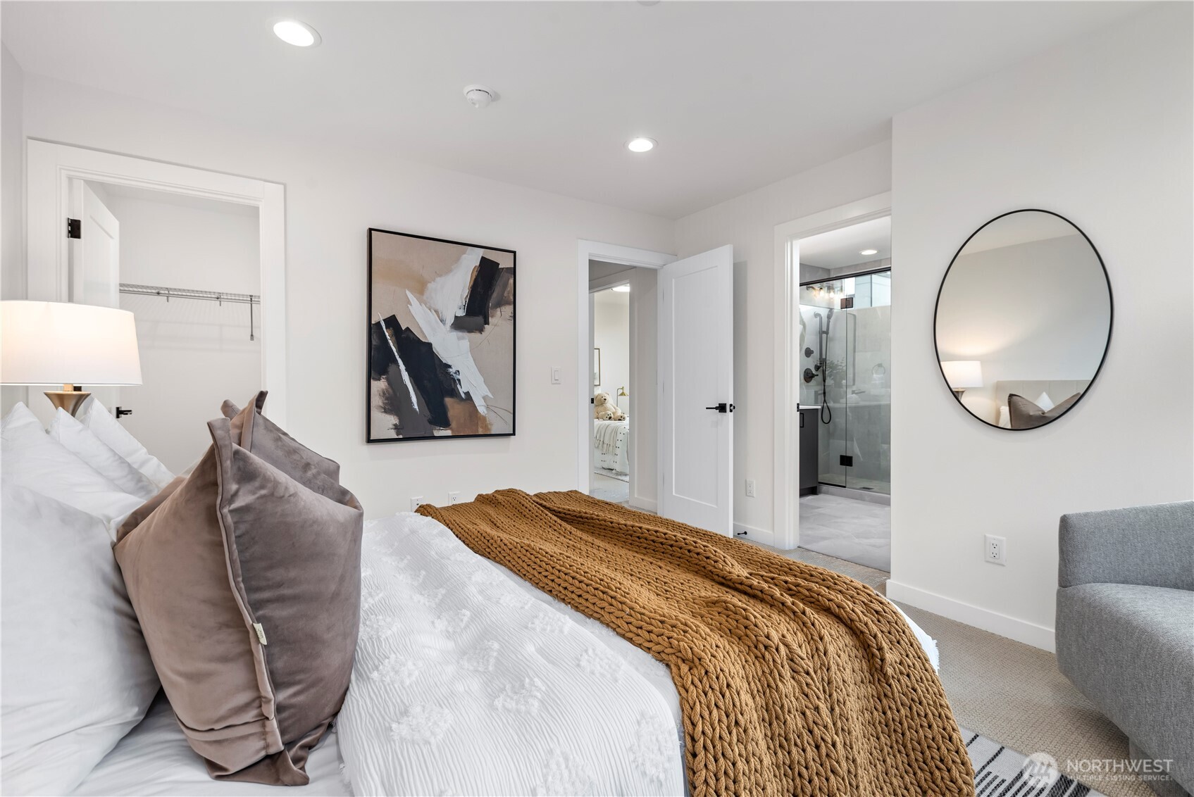 1913 A N 120th Street , Seattle, WA 98133