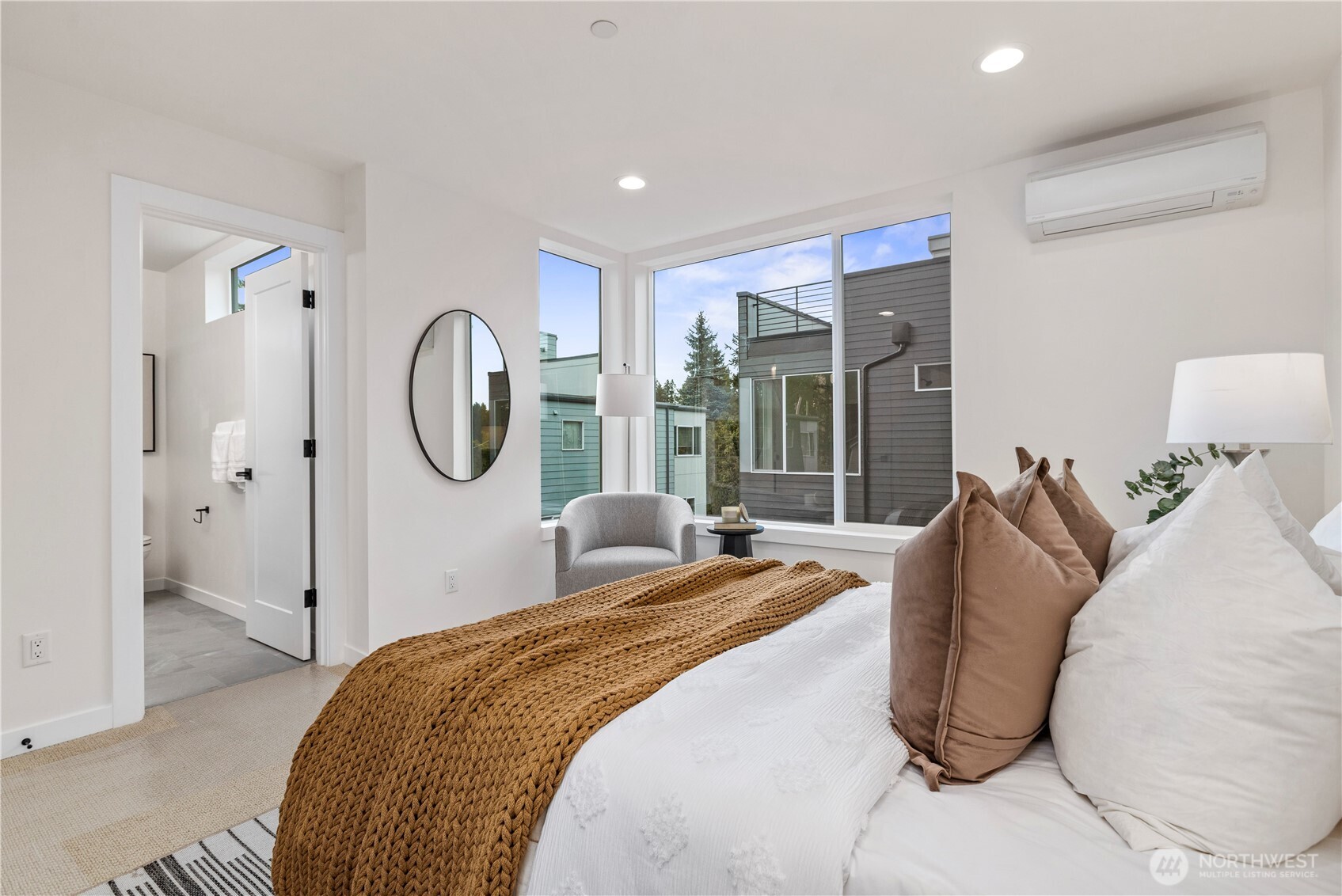 1913 A N 120th Street , Seattle, WA 98133