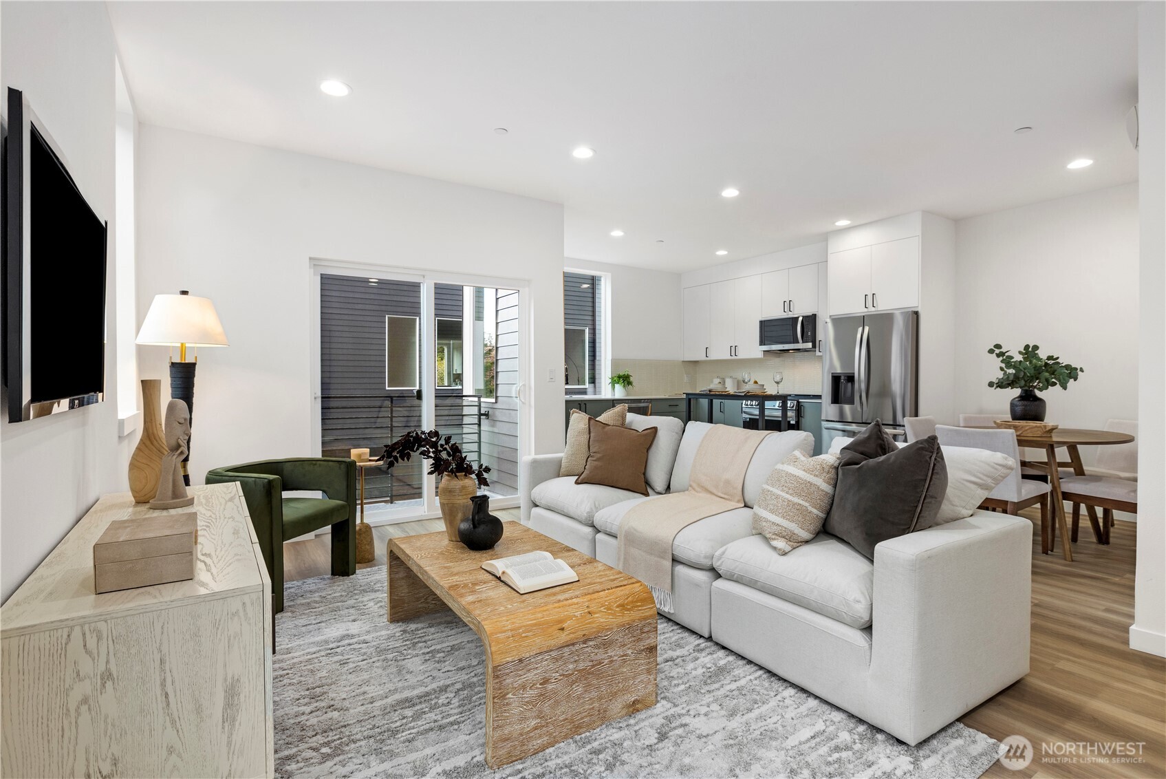 1913 A N 120th Street , Seattle, WA 98133