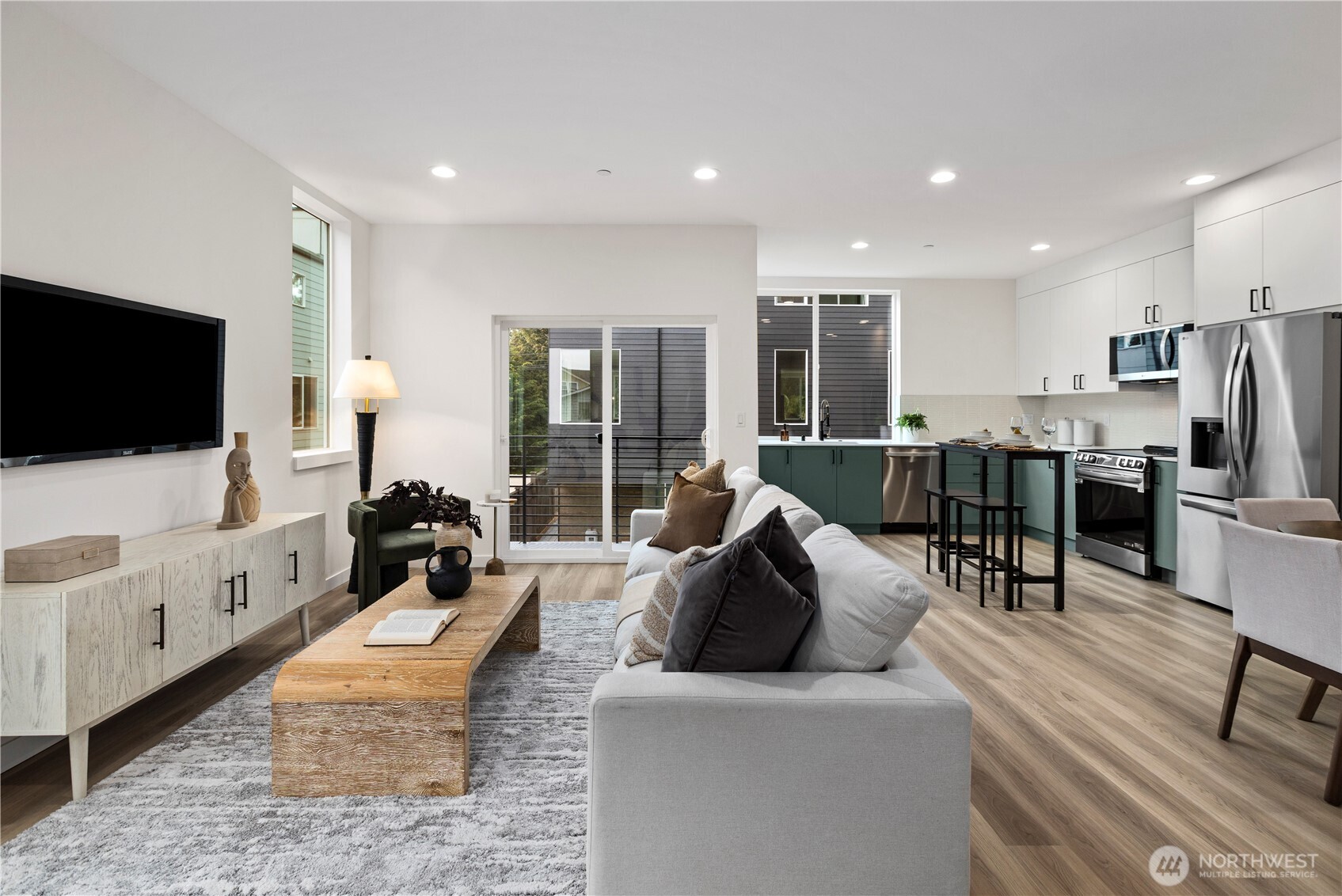 1913 A N 120th Street , Seattle, WA 98133