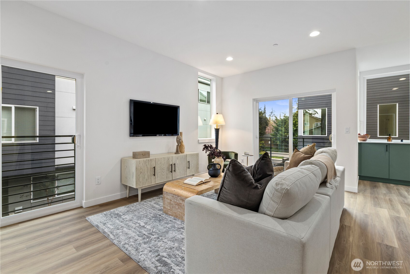 1913 A N 120th Street , Seattle, WA 98133