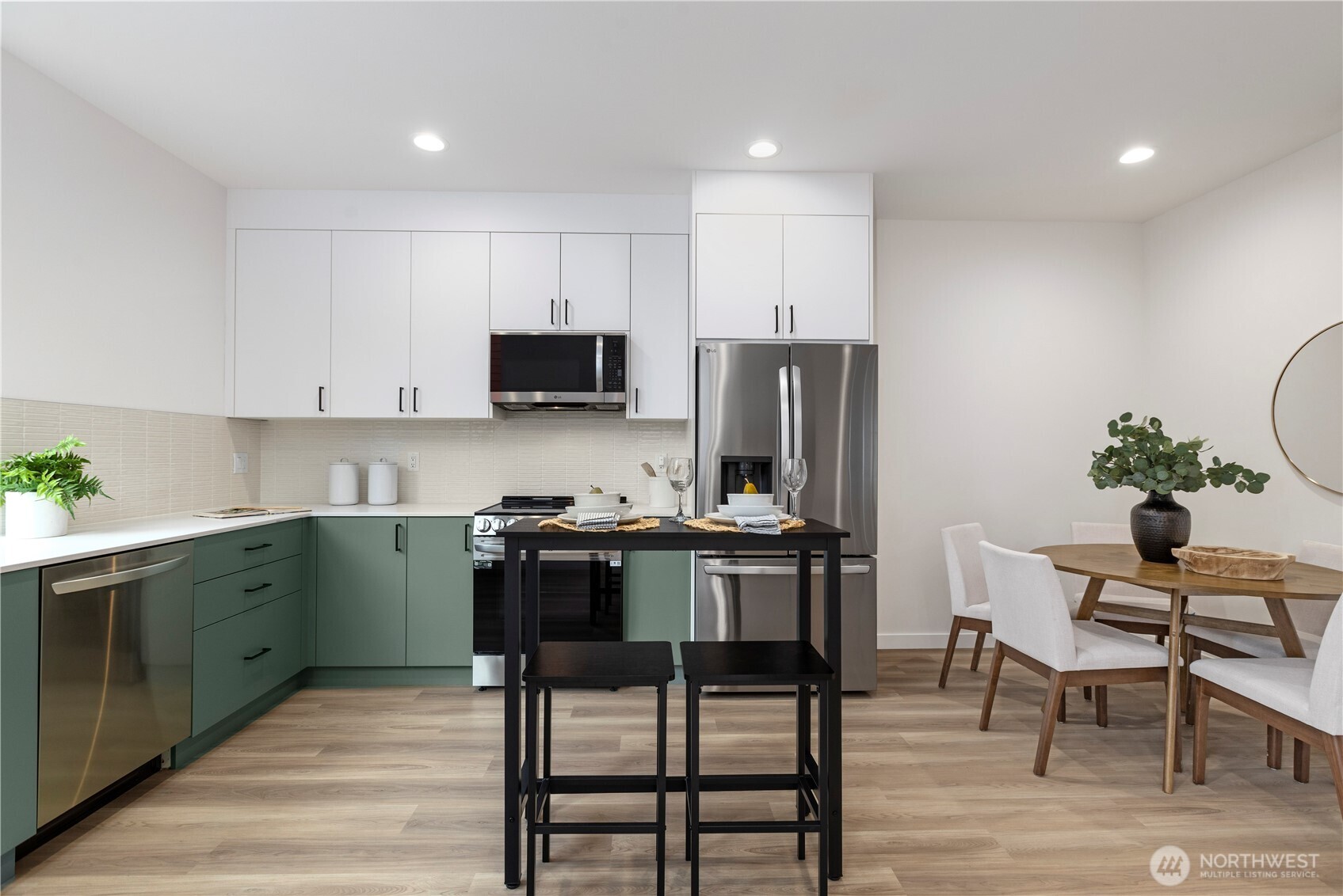 1913 A N 120th Street , Seattle, WA 98133