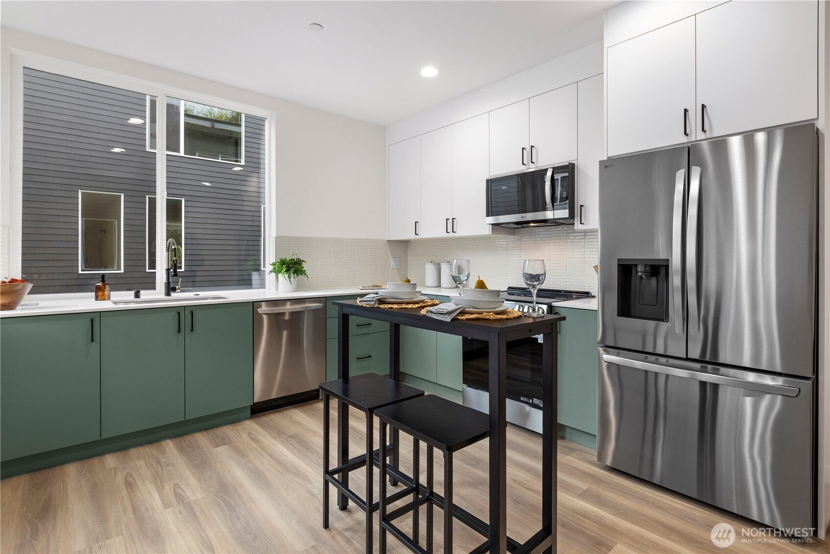 1913 A N 120th Street , Seattle, WA 98133