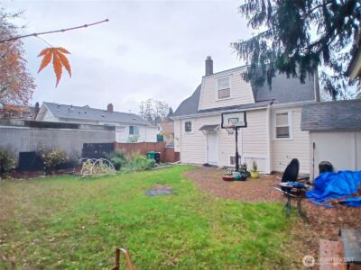 6007 25th Avenue NE #A, Seattle, WA 98115 - Photo 10