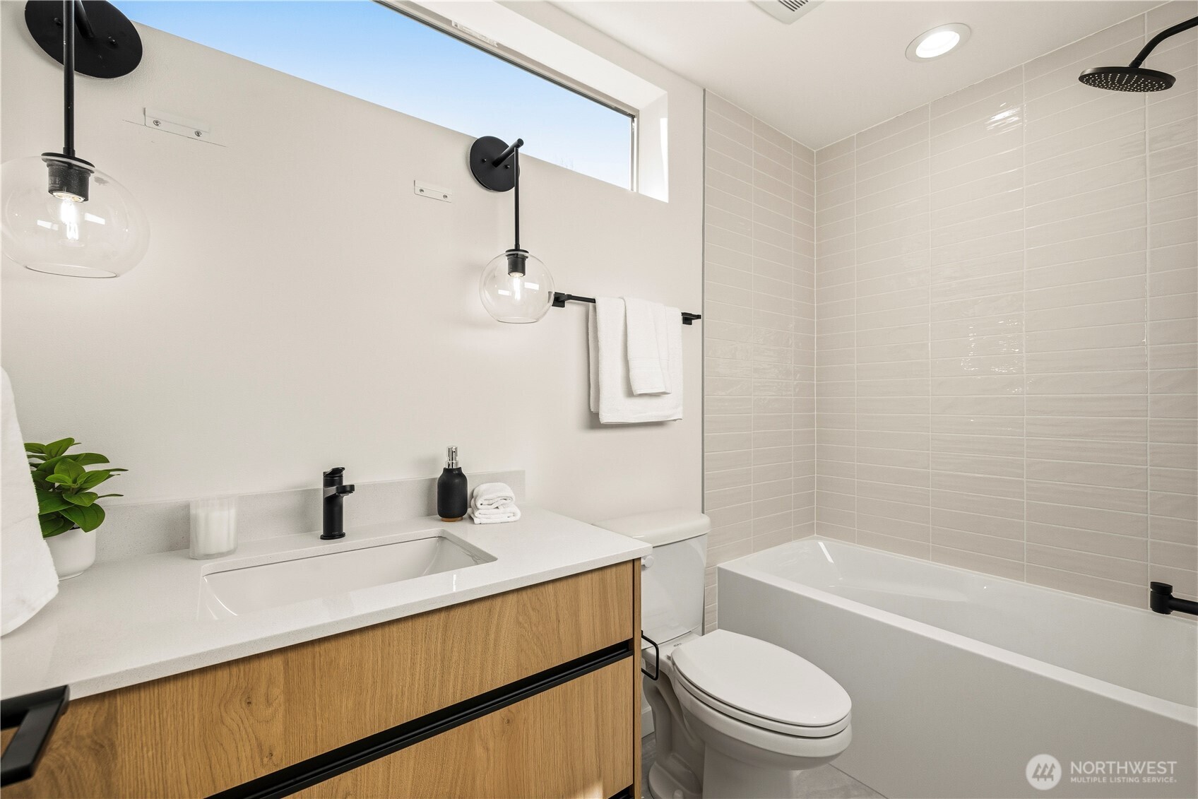 3817 D Fremont Avenue N, Seattle, WA 98103