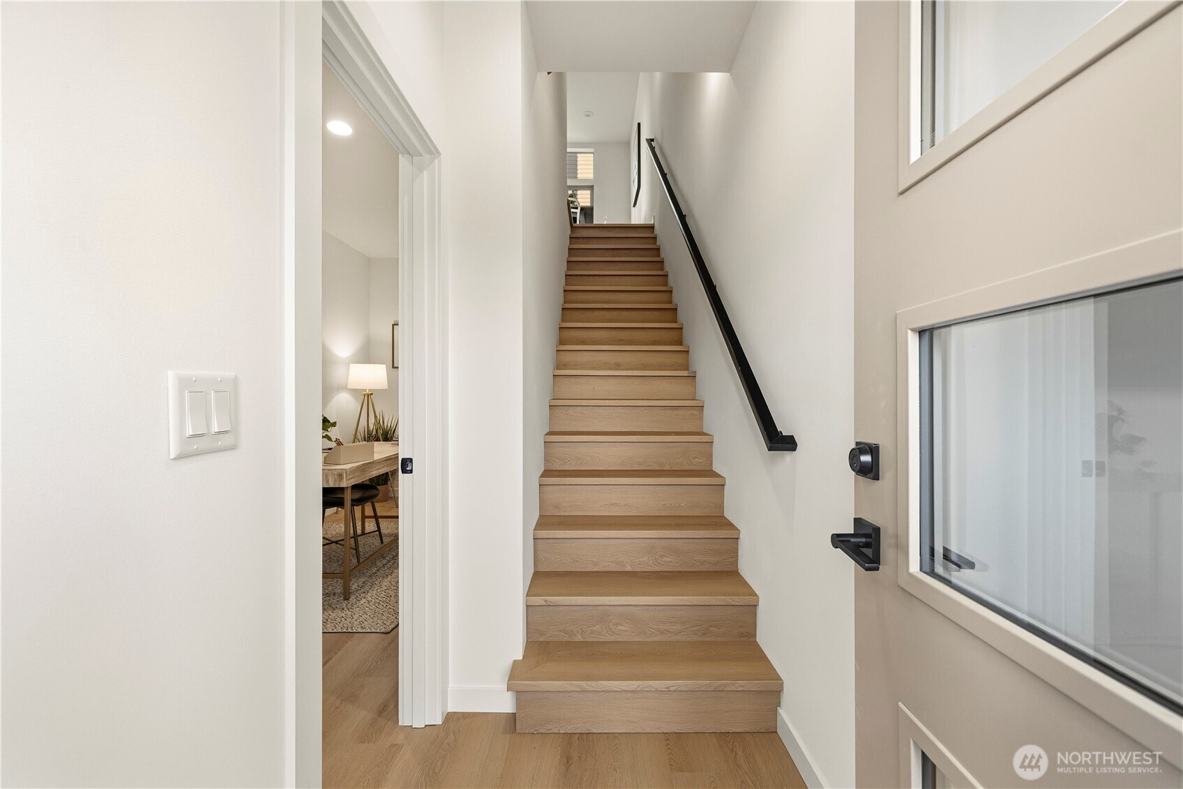 3817 D Fremont Avenue N, Seattle, WA 98103