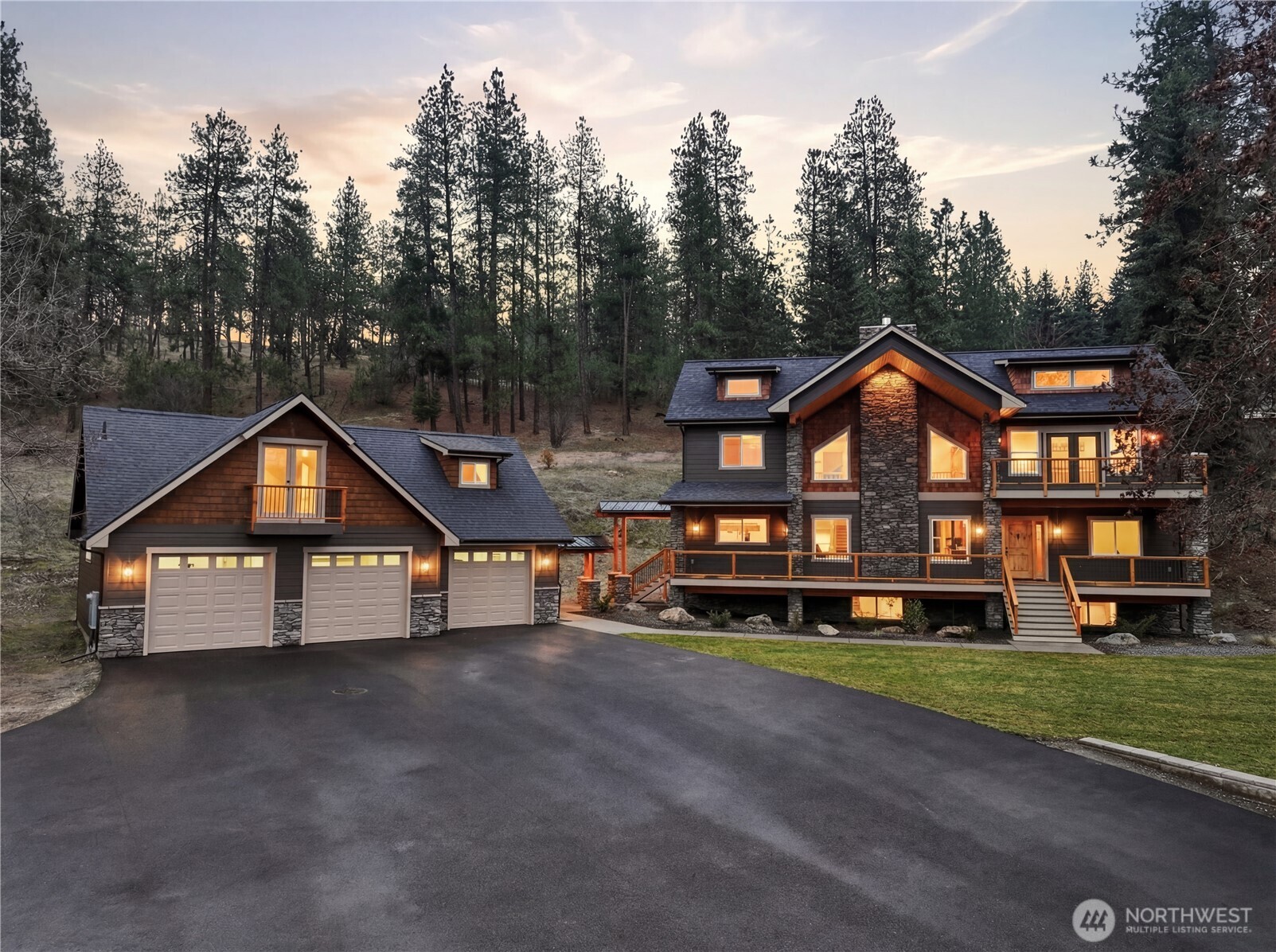 13827 E 46th Ave , Spokane, WA 99206