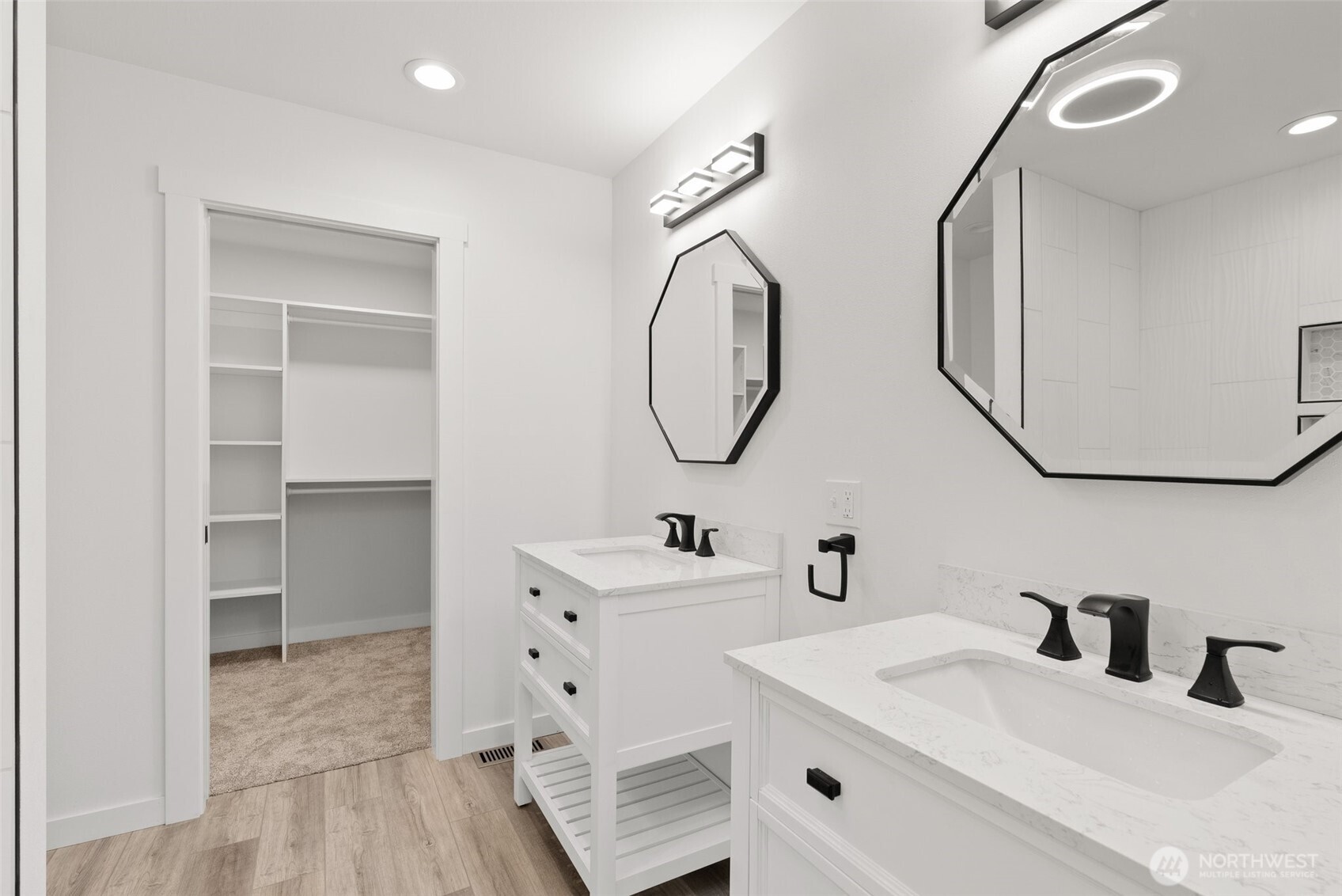 635 Elm Street , Raymond, WA 98577