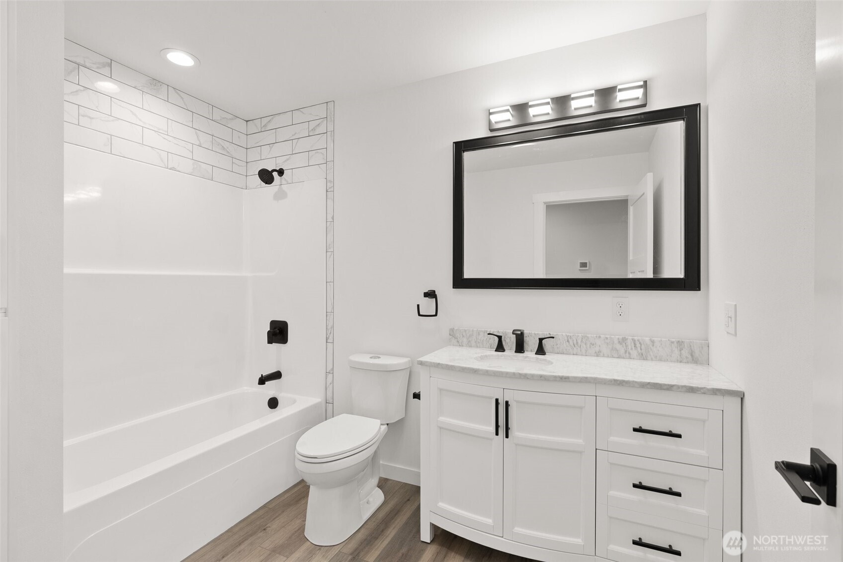 635 Elm Street , Raymond, WA 98577