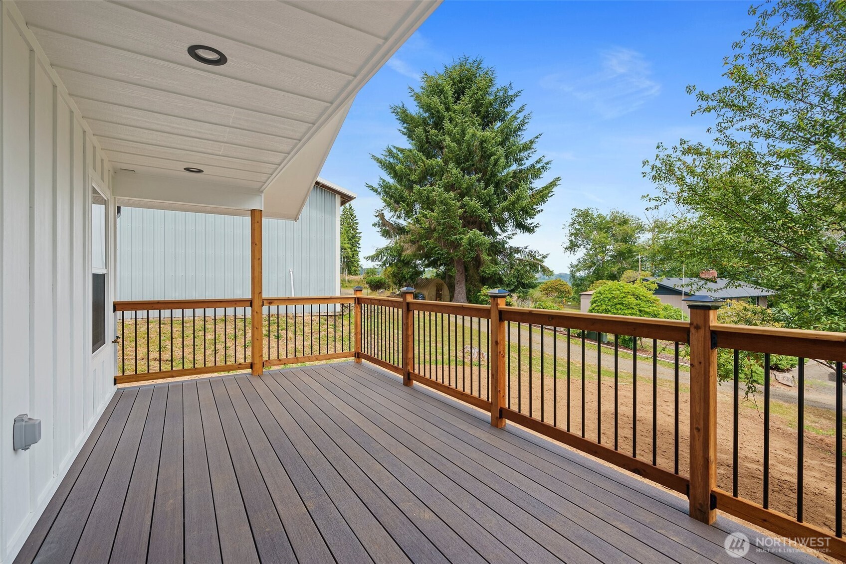 635 Elm Street , Raymond, WA 98577