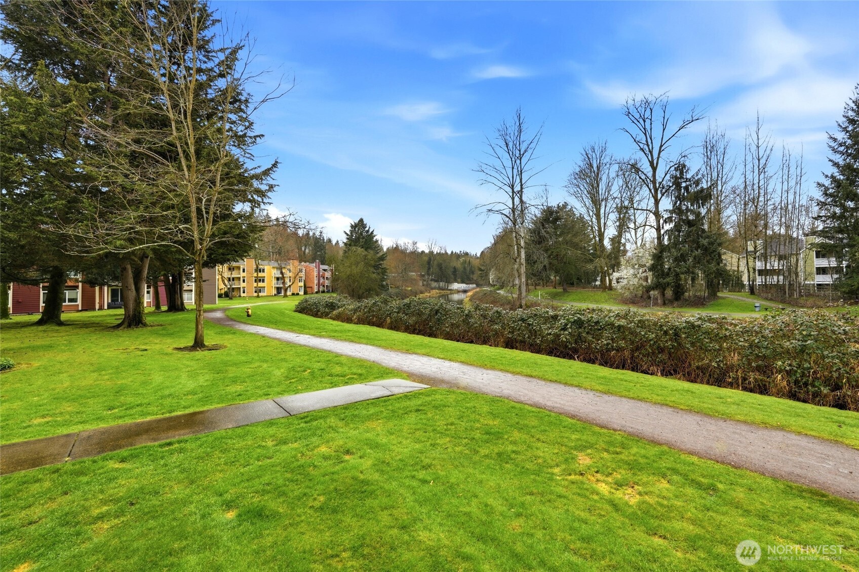 15846 NE Leary Way #6-201, Redmond, WA 98052