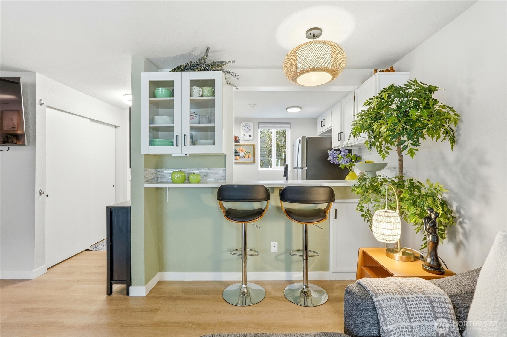 15846 NE Leary Way #6-201, Redmond, WA 98052