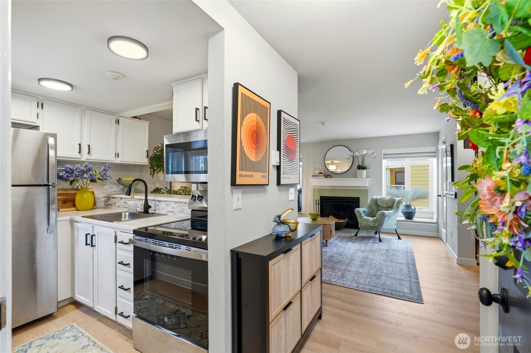 15846 NE Leary Way #6-201, Redmond, WA 98052