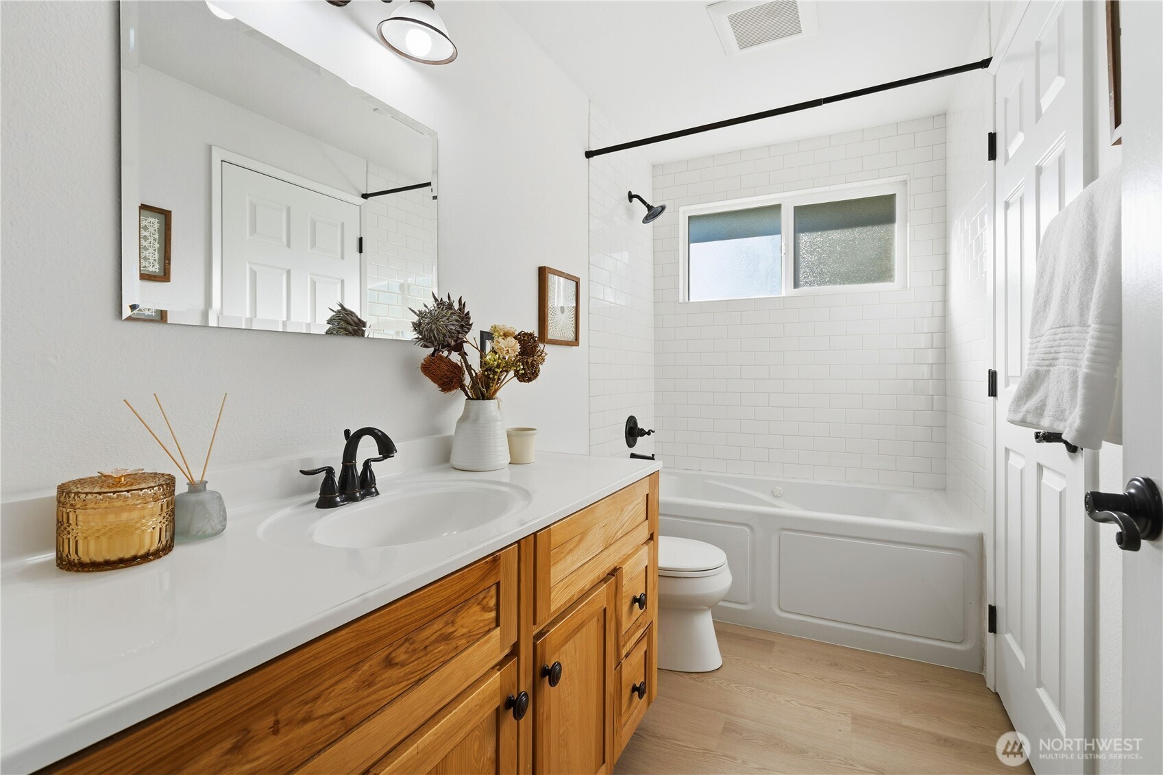 9211 NE 136th Pl , Kirkland, WA 98034