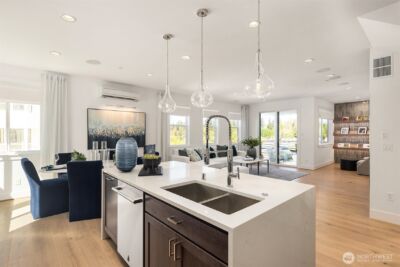 10811 (HS 109) 120TH Lane NE #A, Kirkland, WA 98033 - Photo 2