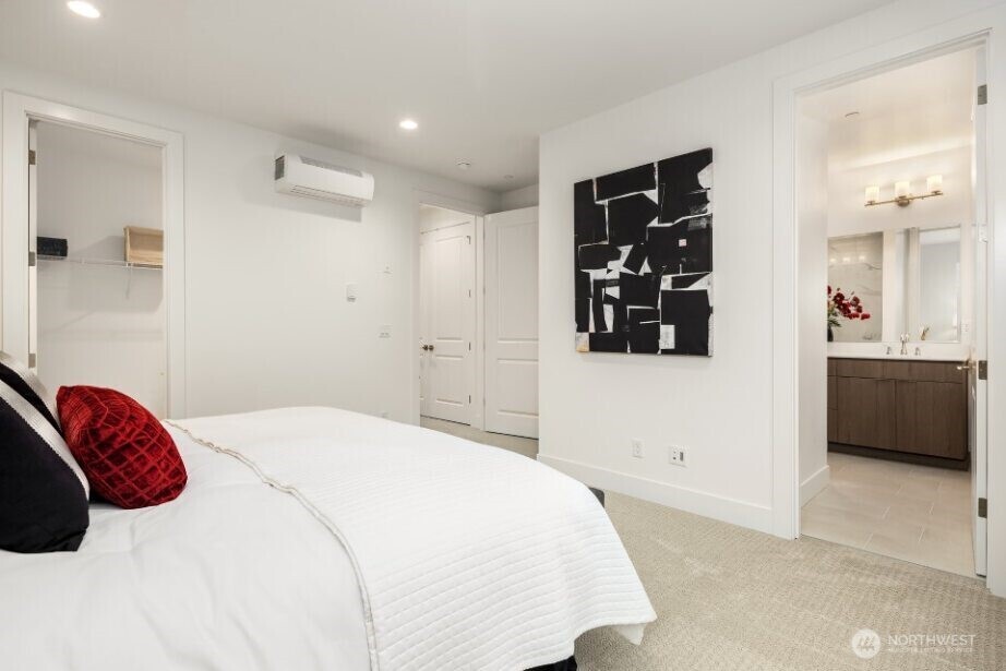 10814 (HS 61) 120th Lane NE #A, Kirkland, WA 98033